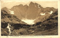 CPA Cauterets le Vignemale et la Cascade des Oulettes de Gaube 