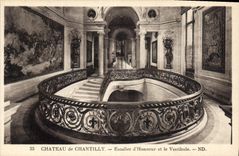 CPA Chateau de Chantilly Escalier d'Honneur et le Vestibule 