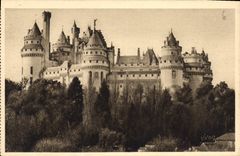 CPA La Douce France Chateau de Pierrefonds Oise Cote Est 