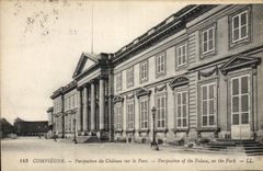 CPA Compiegne Perspective du Chateau sur le Parc 
