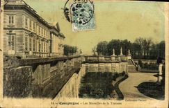 CPA Compiegne Les Murailles de la Terrasse (carte toilee)
