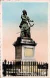 CPA Beauvais  Statue de Jeanne Hachette 