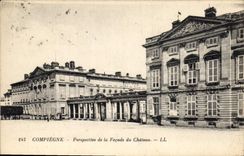 CPA Compiegne Perspective de la Facade du Chateau 