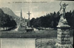 CPA Lourdes St Michel la Basilique et l'Esplanade 