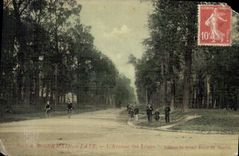 CPA St Germain en Laye L'Avenue des Loges (carte toilée)