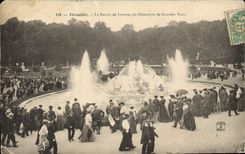CPA Versailles Le Bassin de Latone un Dimanche de Grandes Eaux 