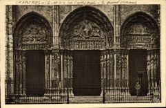 CPA Chartres Eure et Loir La Cathedrale Le Grand Portail 