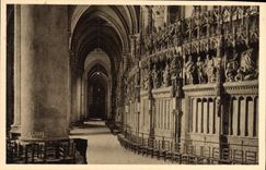 CPA Chartres Eure et Loir Interieur de la Cathedrale Le Deambulatoire 