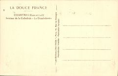 CPA Chartres Eure et Loir Interieur de la Cathedrale Le Deambulatoire 