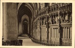CPA Chartres Eure et Loir Interieur de la Cathedrale Le Deambulatoire 