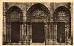 CPA Chartres Eure et Loir La Cathedrale Le Grand Portail 