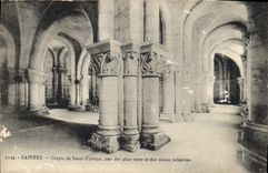 CPA Saintes Crypte de Saint Eutrope une des plus vaste et des mieux eclairees 