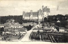 CPA Pierrefonds Vue generale Cote Sud Ouest du Chateau 