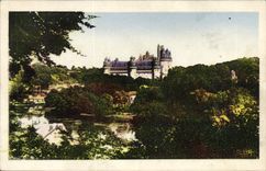 CPA Pierrefonds Oise Le Chateau le Lac et l'Eglise 