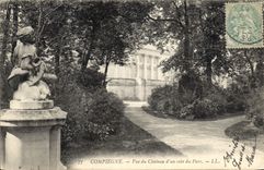 CPA Compiegne Vue du Chateau d'un coin du Parc 