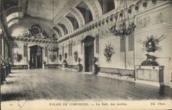 CPA Palais de Compiegne La Salle des Gardes 