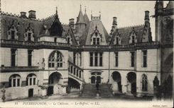 CPA Pierrefonds Le Chateau Le Beffroi 