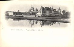CPA Chateau de Chantilly Vue prise a l'Est 
