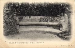 CPA Chateau de Compiegne Le Banc de Napoleon 