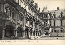 CPA Pierrefonds Colonnades de la Cour d'Honneur 