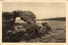 CPA Royan Le Bureau Saint Palais Les Grands Rochers des Pierreres 