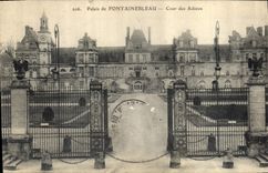 CPA Palais de Fontainebleau Cour des Adieux 