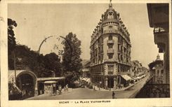 CPA Vichy la Place Victor hugo 