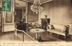 CPA Versailles Le Grand Trianon Le Cabinet de Travail de Napoleon Ier 