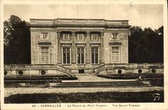 CPA Versailles Le Palais du Petit Trianon 