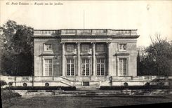 CPA Petite Trianon Facade sur les jardins 