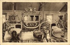CPA Les Petits Tableaux de Versailles Musee des voitures Petit Trianon le carrosse du sacre de Charl