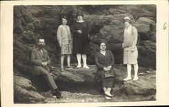 CARTE PHOTO Femme Personnages