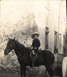 CARTE PHOTO Enfant Cheval