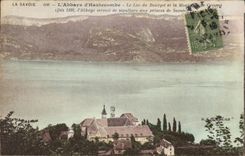 CPA L'Abbaye d'Hautecombe Le Lac du Bourget et la Montagne de Cessens 