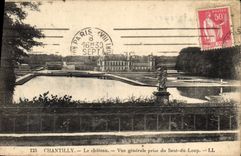 CPA Chantilly Le Chateau Vue generale prise du Saut du Loup 