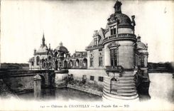 CPA Chateau de Chantilly La Facade Est 