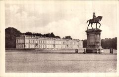 CPA Chantilly Oise Chateau d'Enghien et Duc de Montmorency 