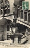 CPA Pierrefonds Le Chateau La Statue du Duc d'Orleans Fondateur du Chateau 