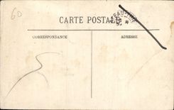 CPA Pierrefonds Le Chateau La Statue du Duc d'Orleans Fondateur du Chateau 