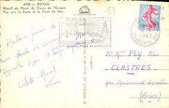 CPM Royan Massif de Fleurs du Cours de l'Europe Vue vers la Poste et le Front de Mer 