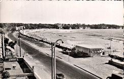 CPA Royan Vue sur la Plage de Vallieres 