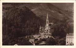 CPA Lourdes La Basilique vue Plongeante 