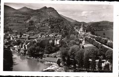 CPA Lourdes Hautes Pyrenees Vue generale Le Gave Le Domaine de la Grotte 