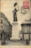 CPA Compiegne Statue de Jeanne d'Arc 