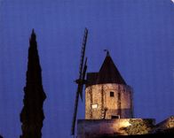CPM Au coeur de la Provence Fontvieille 