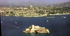 CPM Marseille BDR Le Chateau d'If dans le fontain Marseille 