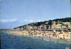 CPM Trouville Reine des Plages la Plage a l'heure du Bain 