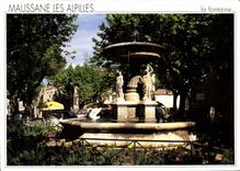 CPM Maussane les Alpilles la Fontaine du Village 