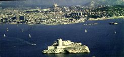 CPM Reflets de Provence Marseille B du R le Chateau d'If dans le Lointain Marseille 