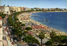 CPM La Cote d'Azur Cannes A M la Croisette et les Plages vues du Majestic 